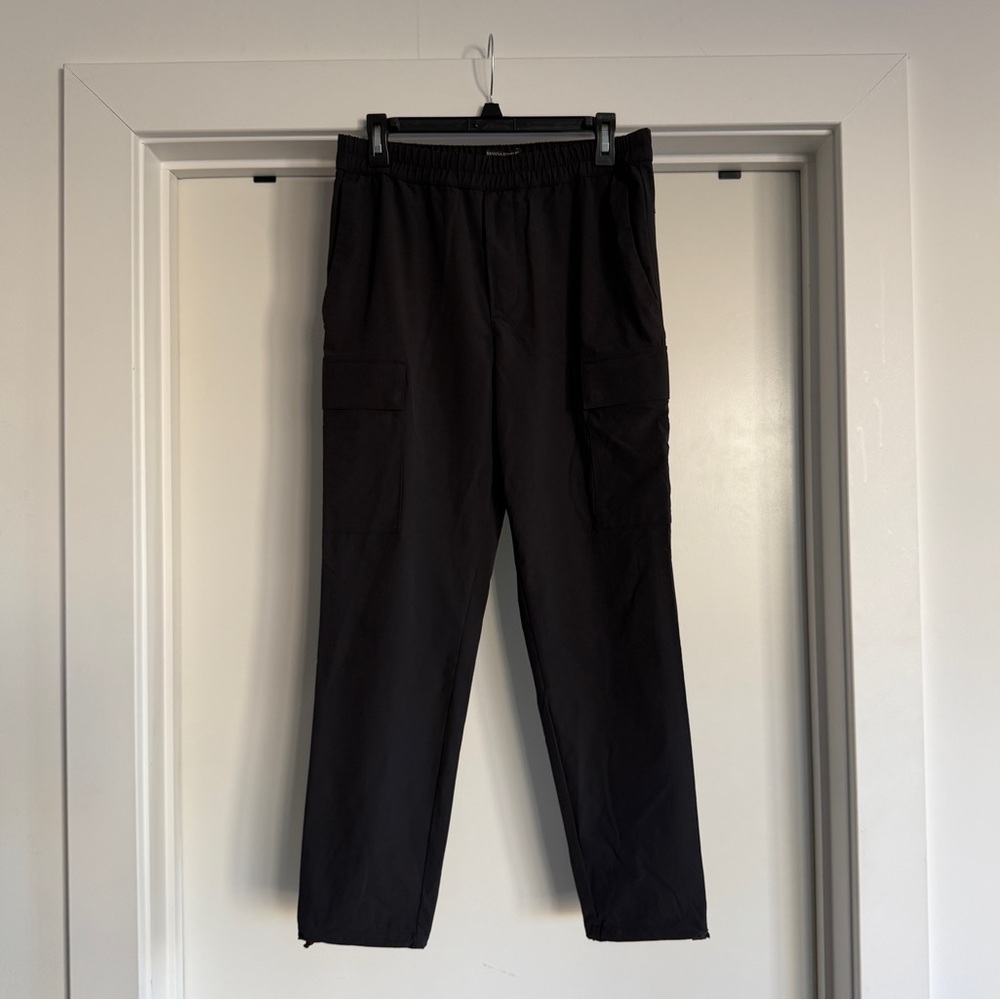 Banana Republic Men's Stretch Relaxed Tapered Cargo Pants (Small)